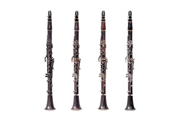 "Designed by Nature Clarinets" From left "KINTSUGI", "FUMOKU", "SHIRATA", "IRIKAWA"