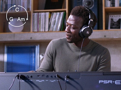 PSR-E583 Bild av automatisk ackordspelningsfunktion