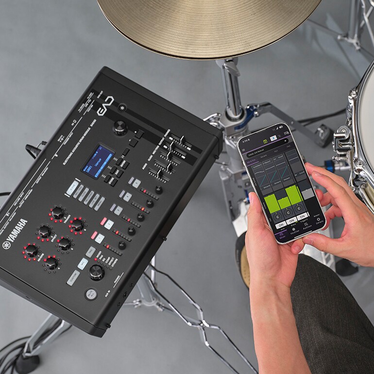 Scen som visar när EAD50 styrs med sin dedikerade app