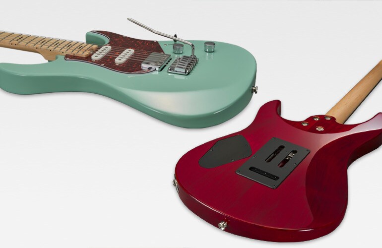 Frontvy av Pacifica Standard Plus 12M Sonic Blue och bakvy av Pacifica Standard Plus 12 Fired Red