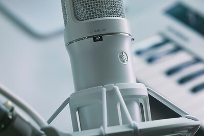 Yamaha YCM705: Design inspired by fine musical instruments (White)