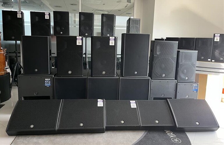 Mexico City training facility with loudspeakers arranged for listening and demonstration.