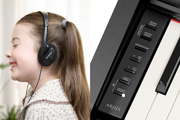 Spel på ett ARIUS-piano med hörlurar, och en bild av kontrollpanelen