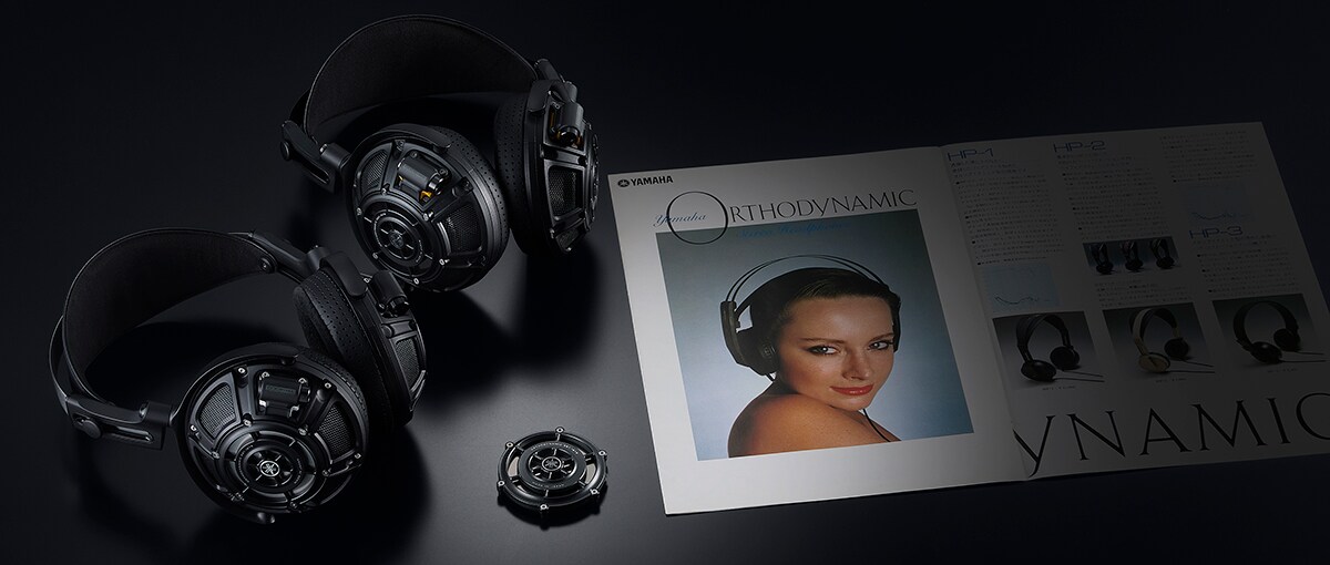 Hero image of the YH-4000 and YH-5000SE headphones