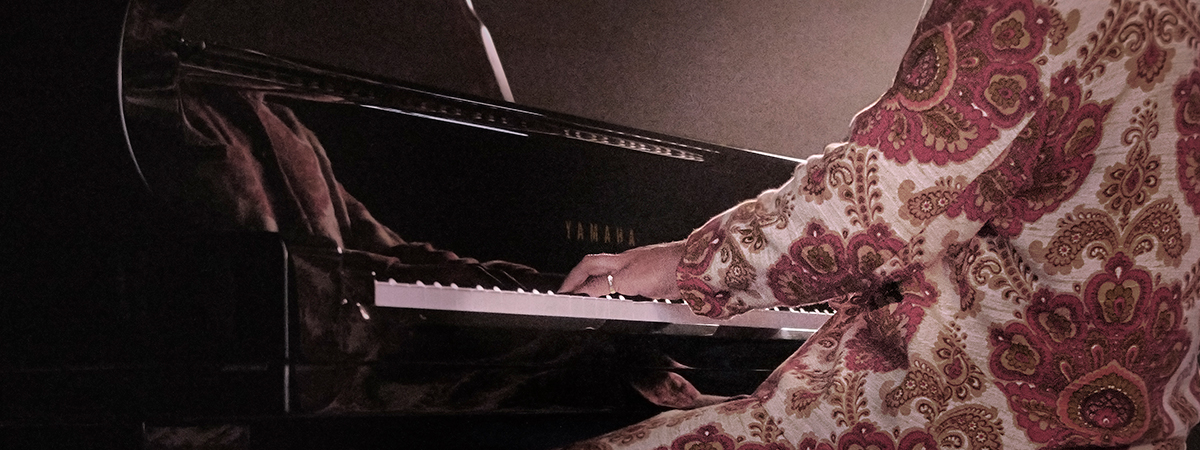 True sound scene image of the YHC3000 headphones