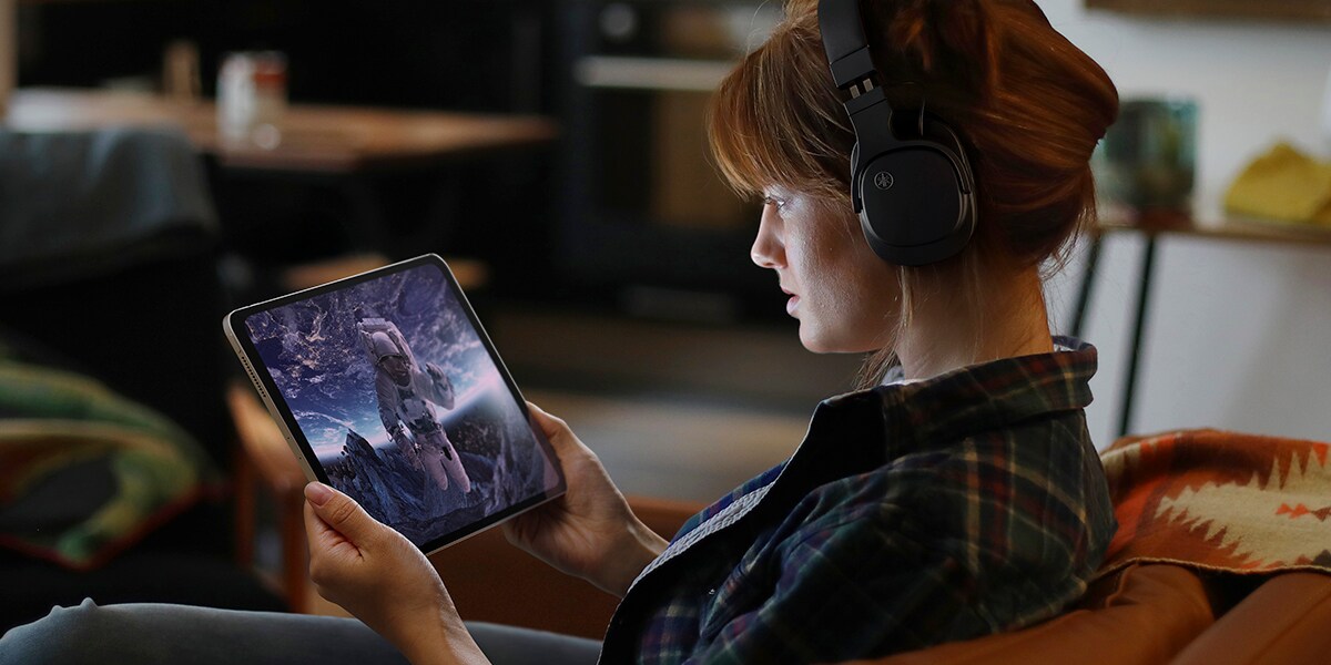 Watching movie with Yamaha Wireless Headphones YH-L500A