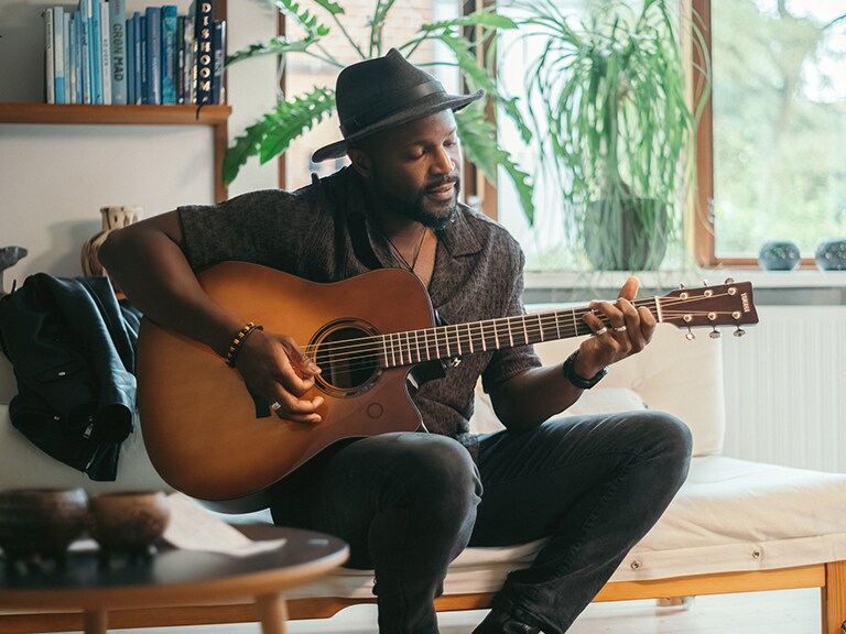 Gå bortom den akustiska gitarren